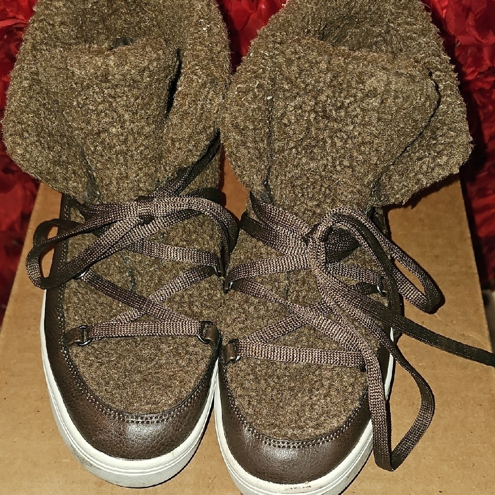 Brash Cozy Brown Fleece Women's Sneaker /AnkleBoots Size 9½